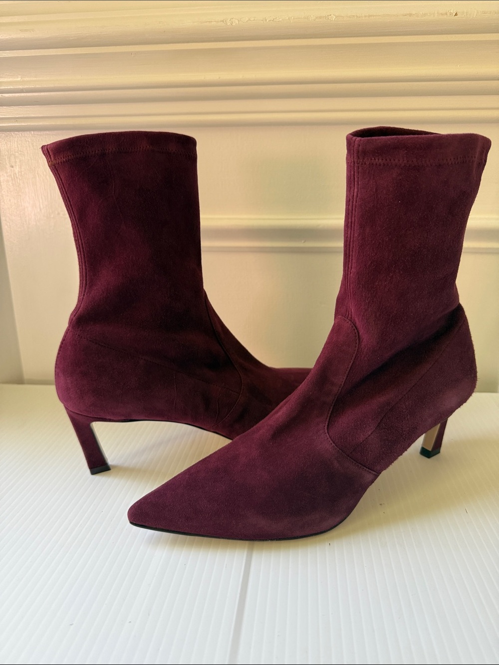 Stuart Weitzman Women's Burgundy Suede Pointed-Toe Kitten Heel Ankle Boots